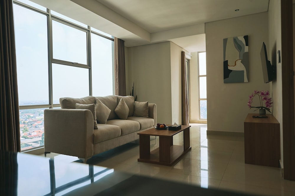 Executive Suite - Photo 5