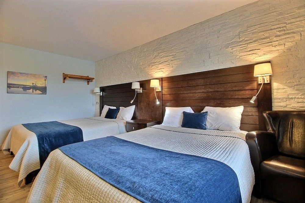 Standard Room, 2 Queen Beds photo 3