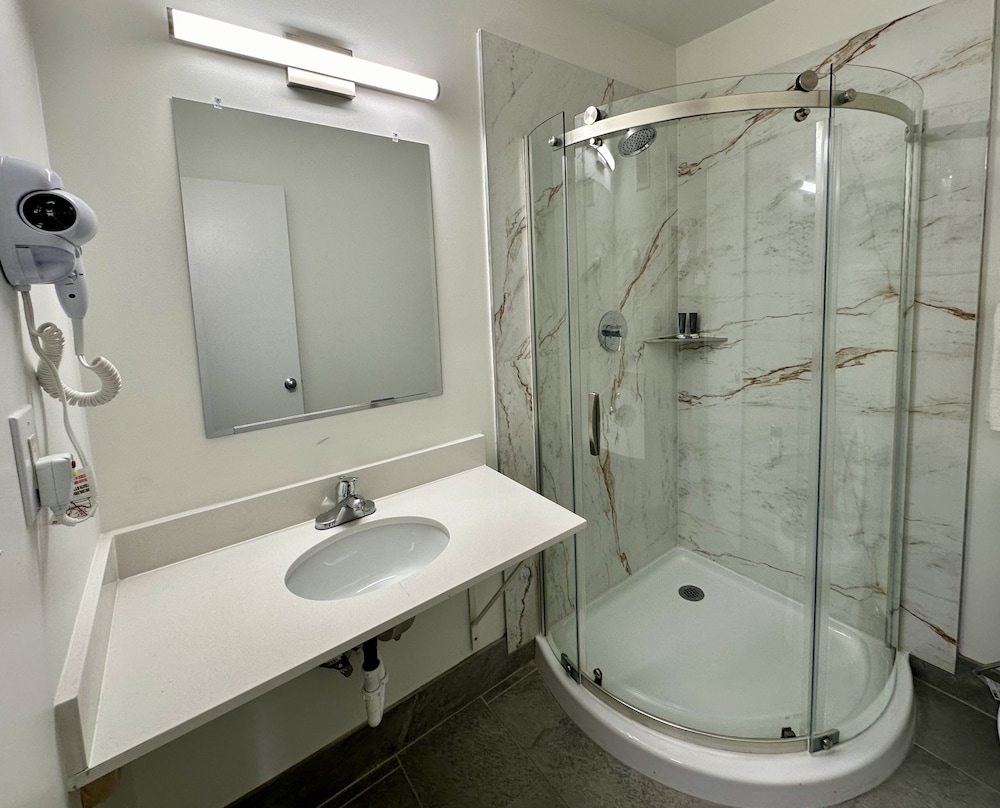 Standard Double Room, 2 Double Beds - Photo 5
