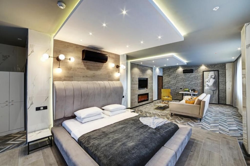 Executive Suite, 1 King Bed photo 3