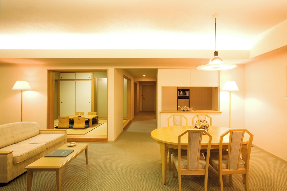 Deluxe Japanese-Western room with 6 tatami mat Japanese-style room (Non-smoking) photo 1