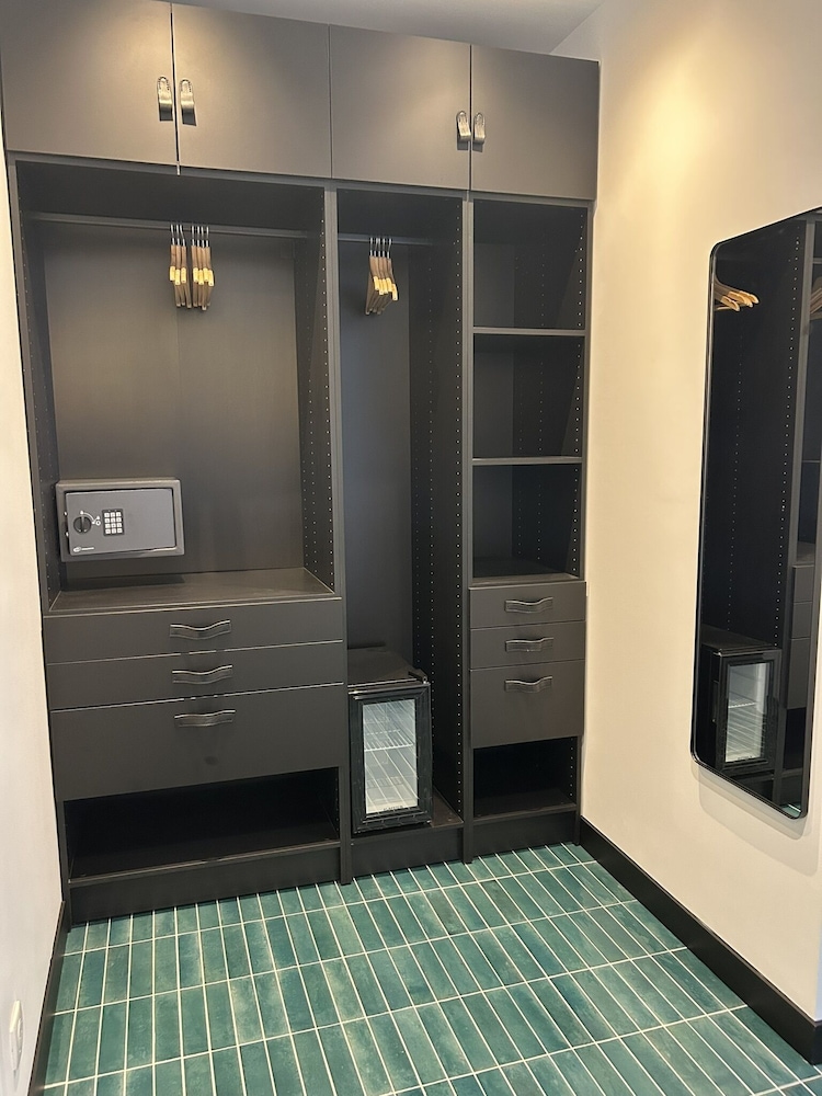 Executive Suite, Ensuite photo 2