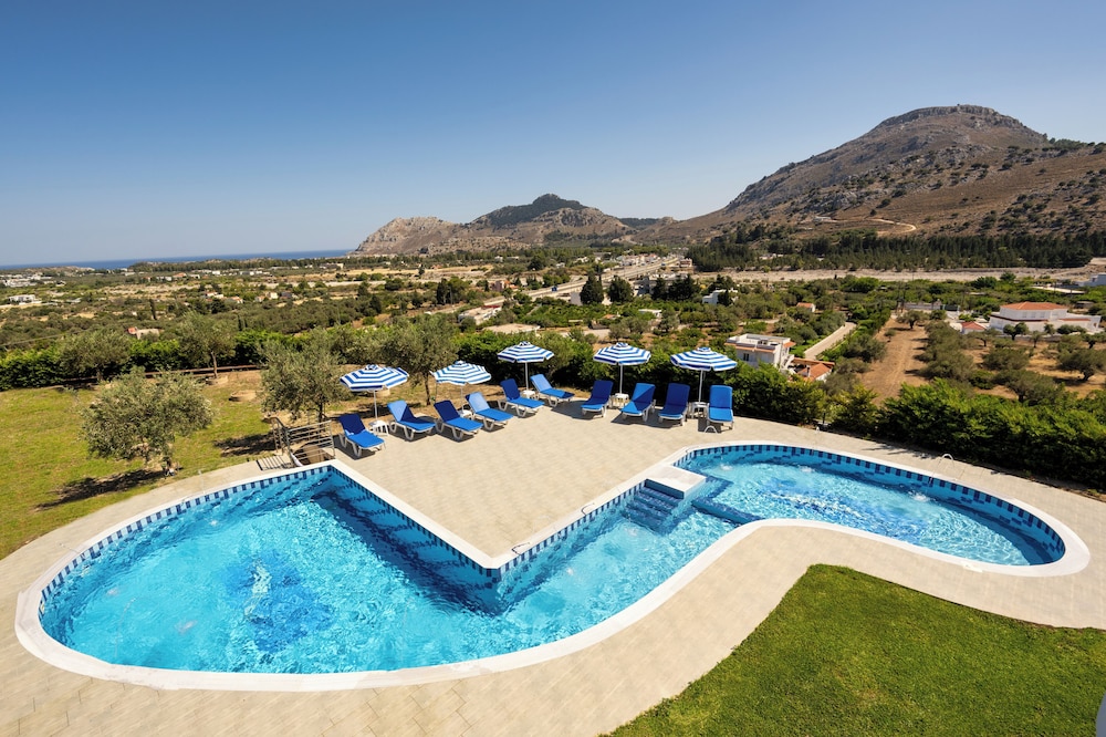 Superior Suite, 5 Bedrooms, Private Pool, Mountain View photo 3