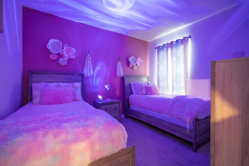 Halloween Free Pool Heat - Themed Villa w Private Pool Game Room Near Disney, Zdjęcie 5