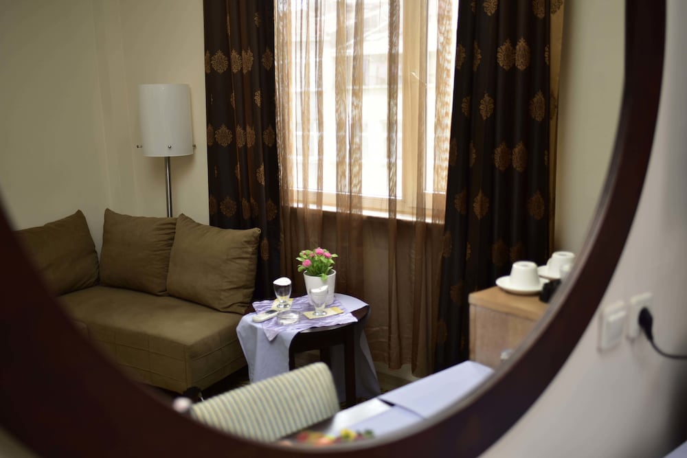 Suite, 1 Bedroom photo 2