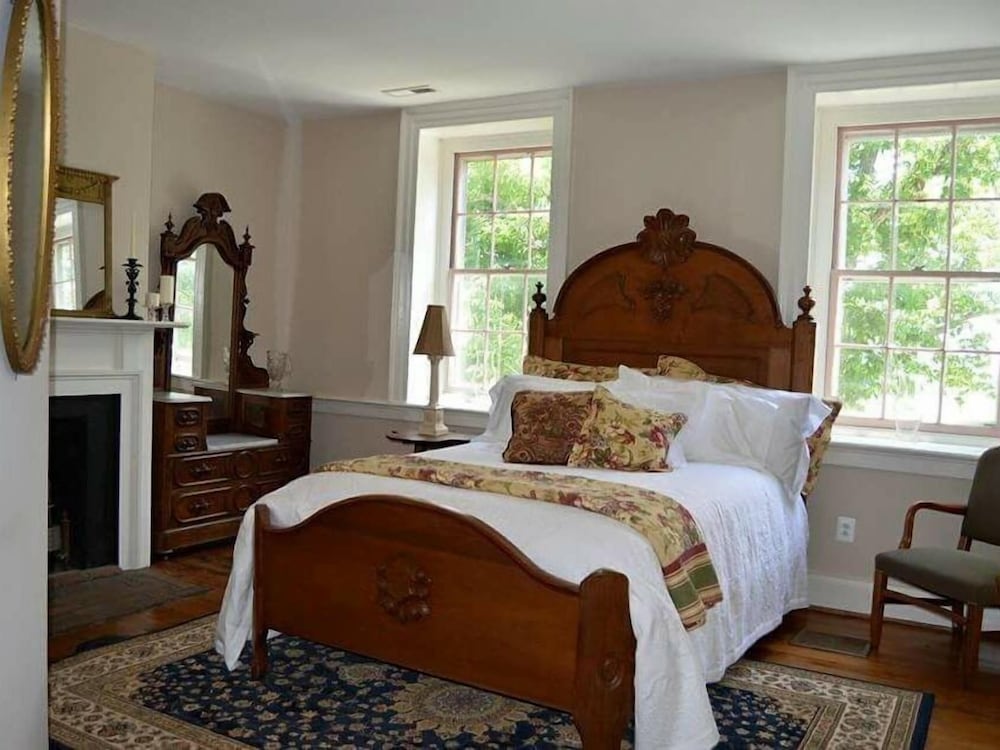Suite, Ensuite (The Johnson Suite) photo 1
