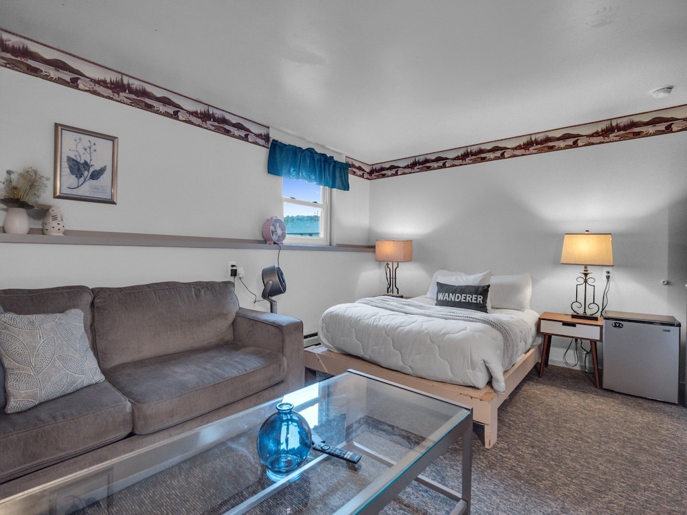 Suite 103
