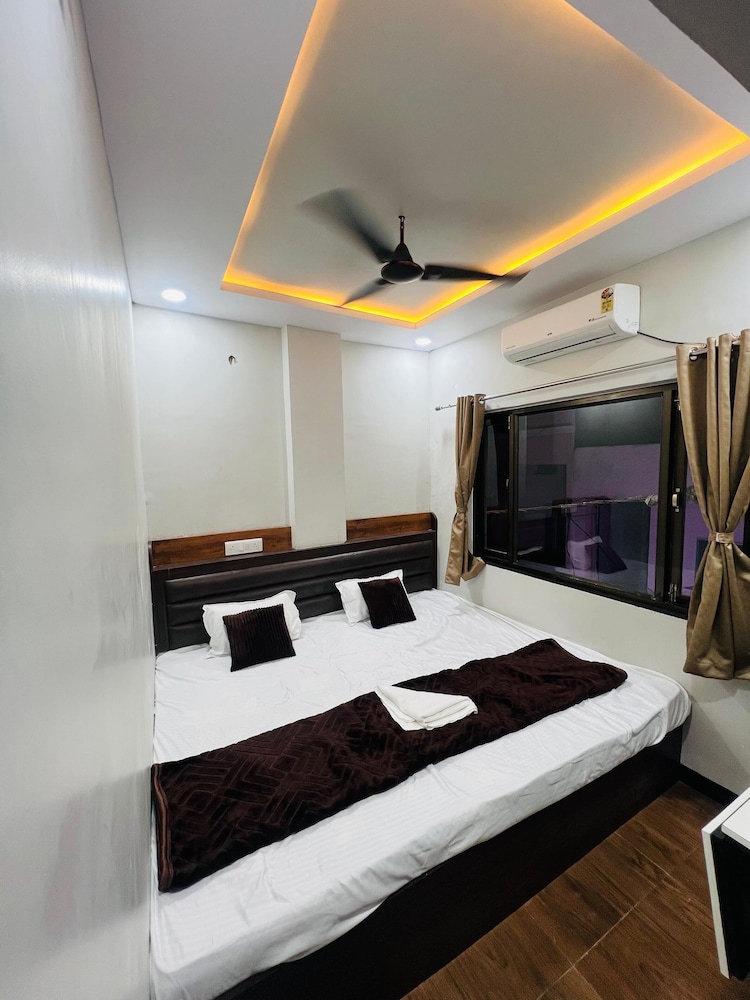 Luxury Double or Twin Room, City View