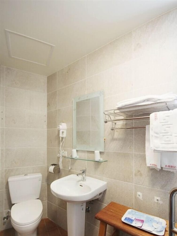 Standard Double Room - Photo 5