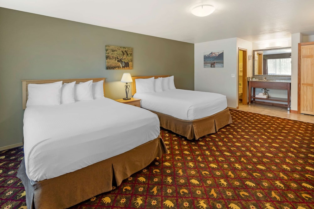 Standard Room, 2 Queen Beds, Non Smoking, Refrigerator & Microwave (1st Floor) photo 1