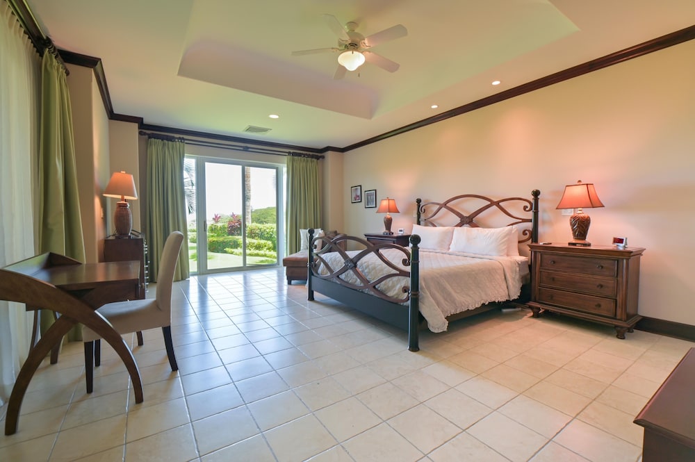 Luxury Condo, 1 Bedroom, Concierge Service, Garden View