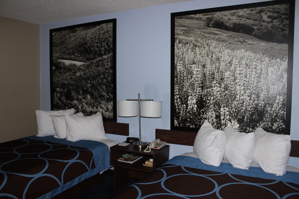 Room, 2 Double Beds, Non Smoking - Photo 4