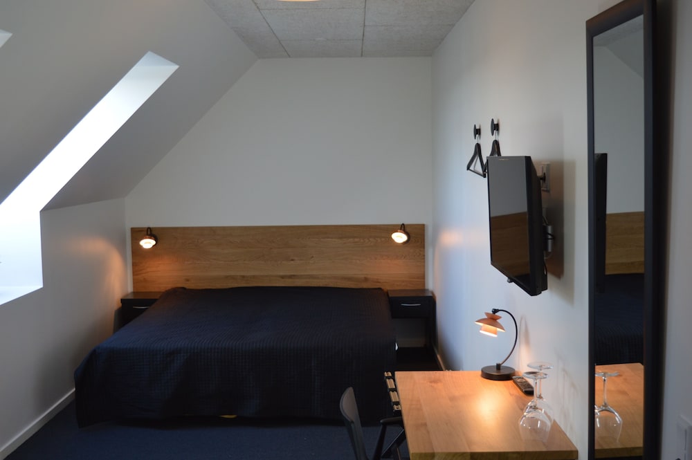 Double Room (OBS! Check in at Gerlev Kro, Bygaden 4, 3630 Jægerspris) photo 3