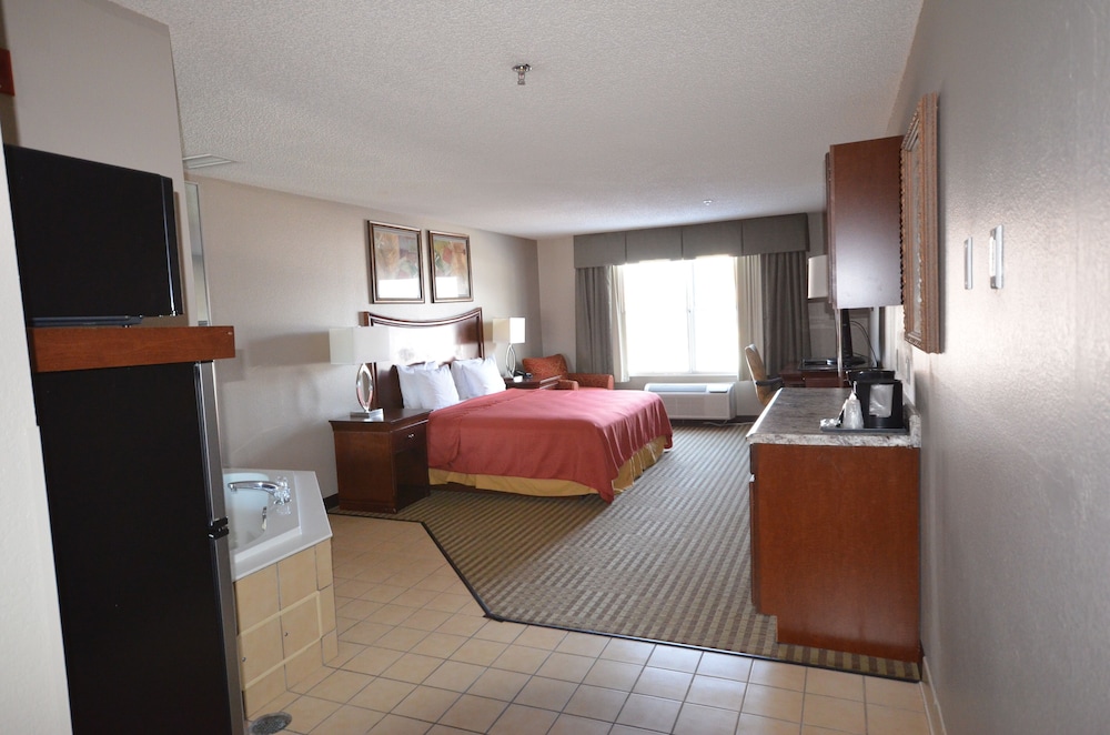 Standard Suite, 1 King Bed, Kitchen (Jetted Tub) - Photo 2