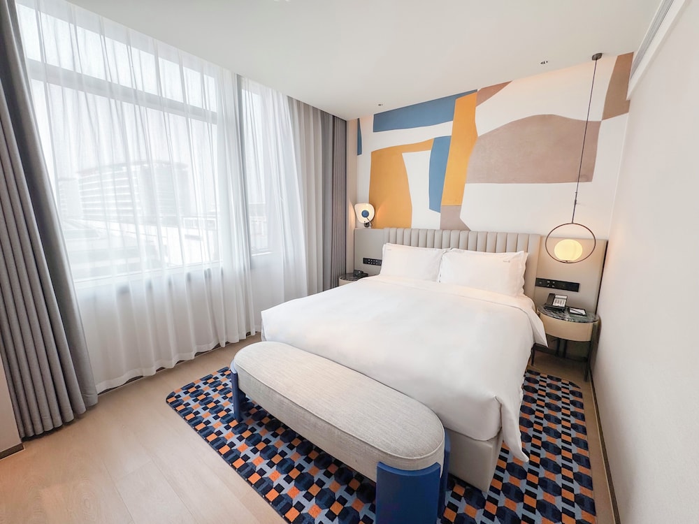 Suite, 1 King Bed