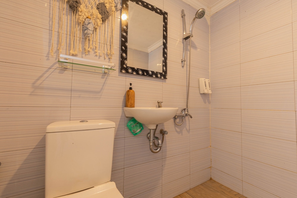 Standard Double Room - Photo 7