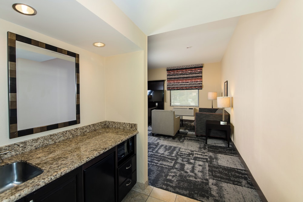 Studio Suite, 2 Queen Beds, Non Smoking - Photo 3