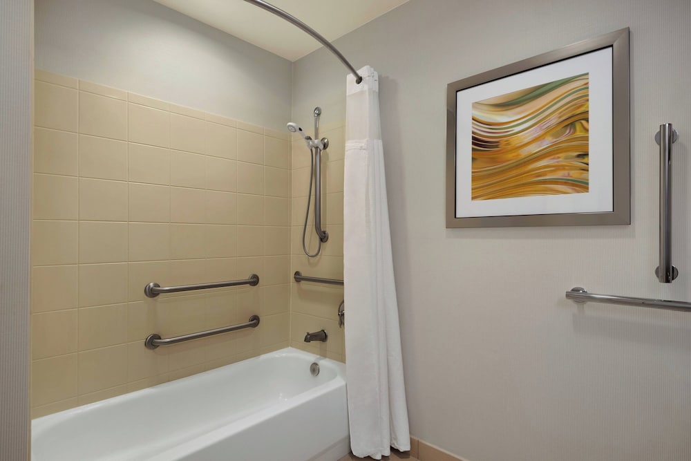 Room, 2 Queen Beds (Hearing Accessible) - Photo 6