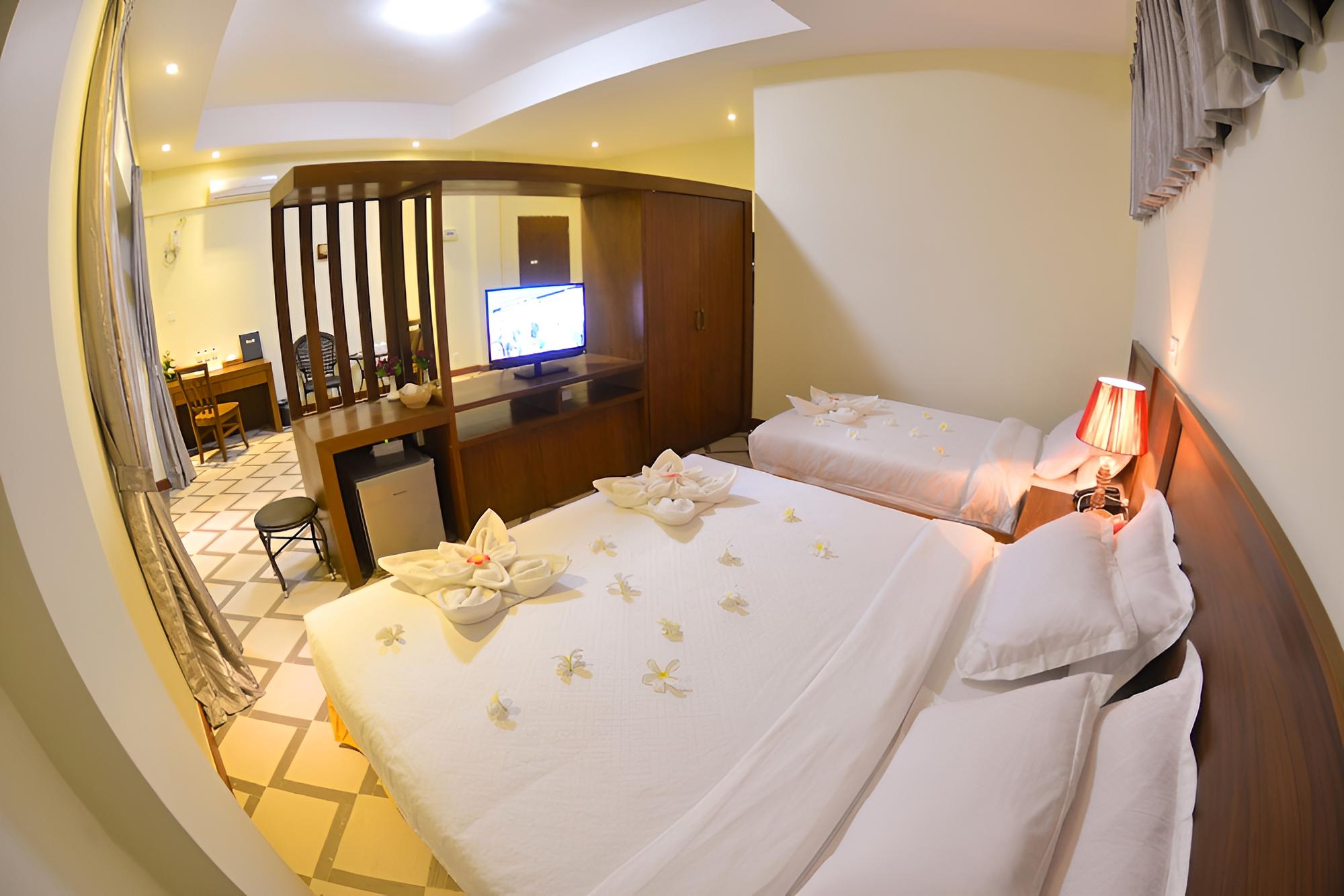 Deluxe Triple Room, Sea View photo 2