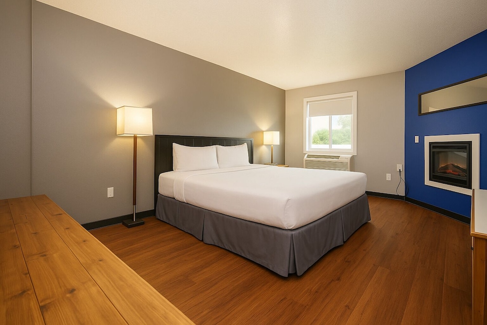 Superior Suite, 1 King Bed (Deluxe Executive Suite) photo 1