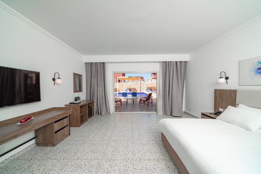 Deluxe Double or Twin Room photo 2