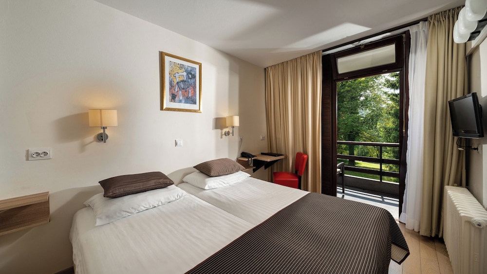 Standard Double Room, Lake Side photo 1