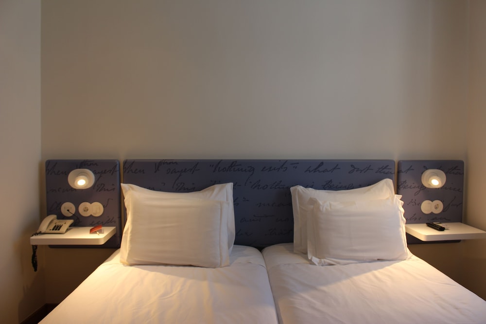 Double Room, Connecting Rooms