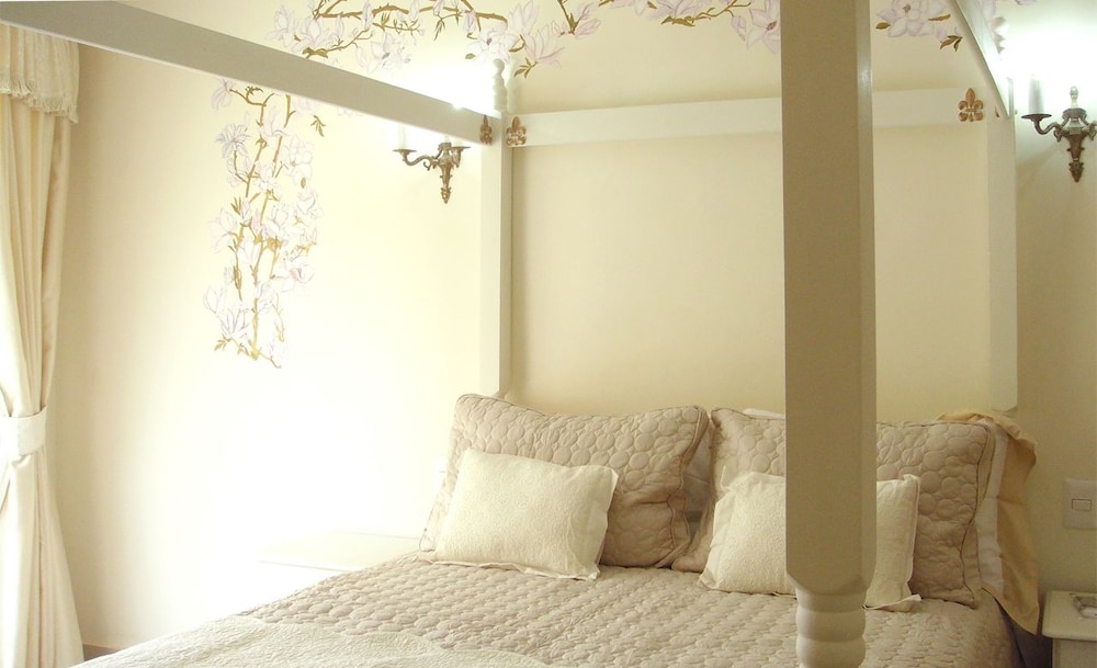 Magnolia Number 10