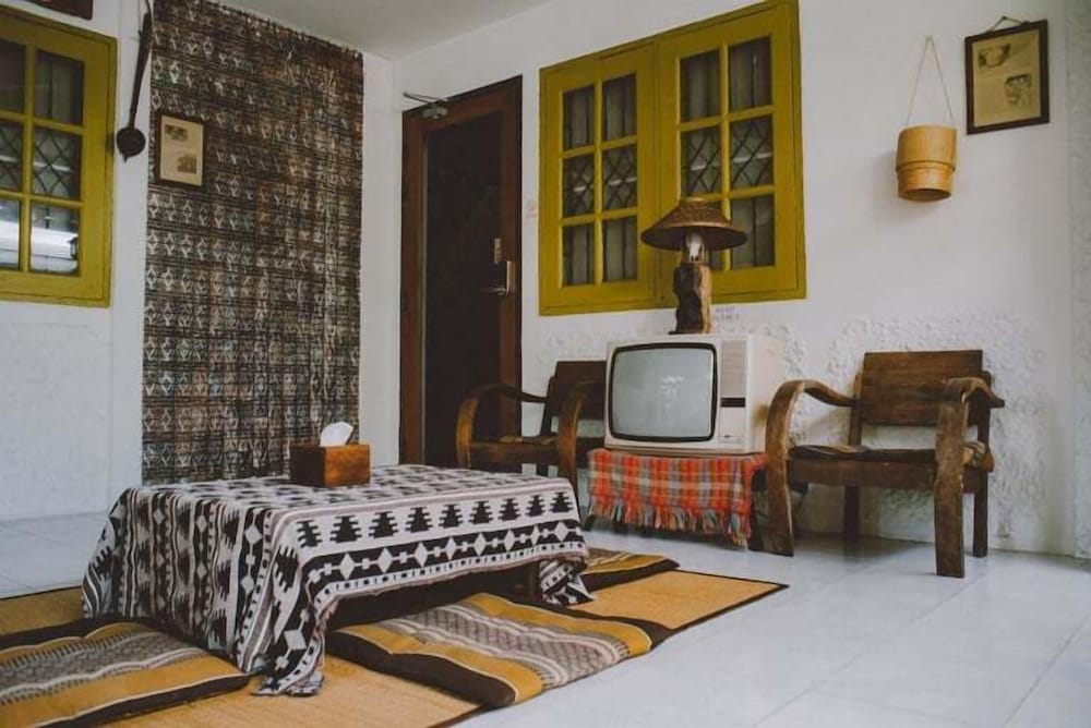 Standard Double Room with Private Bathroom - Photo 17