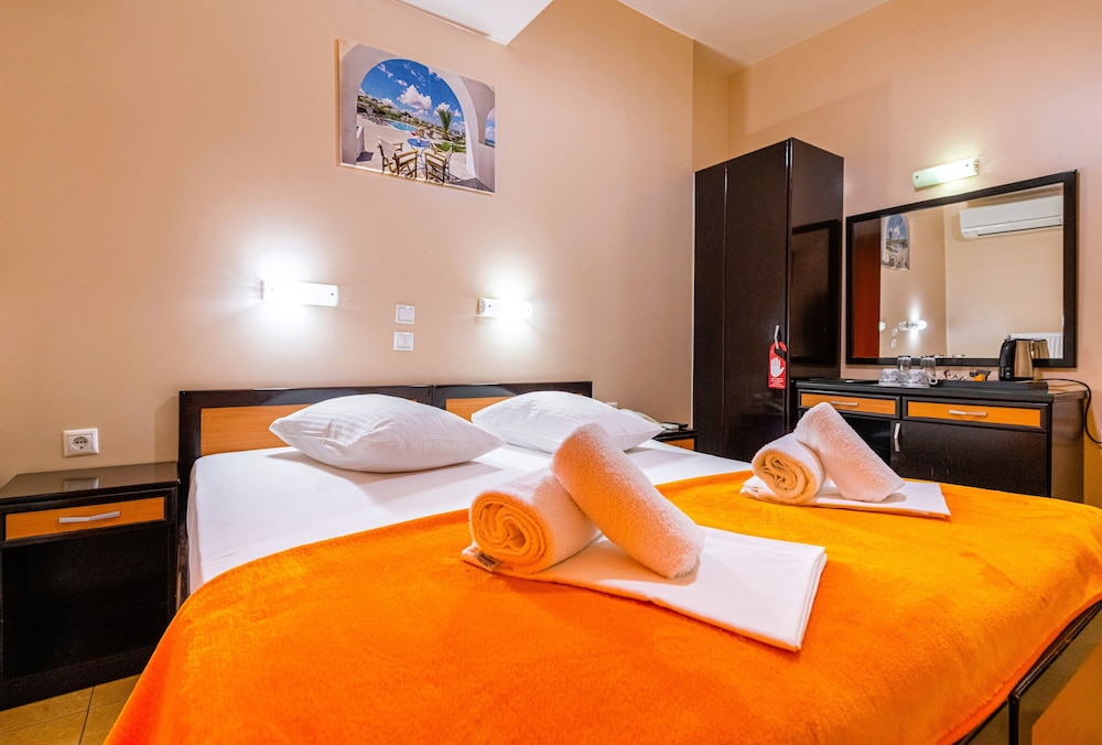 Double or Twin Room - Photo 15