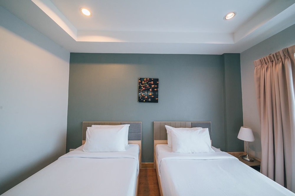Deluxe Twin Room photo 3