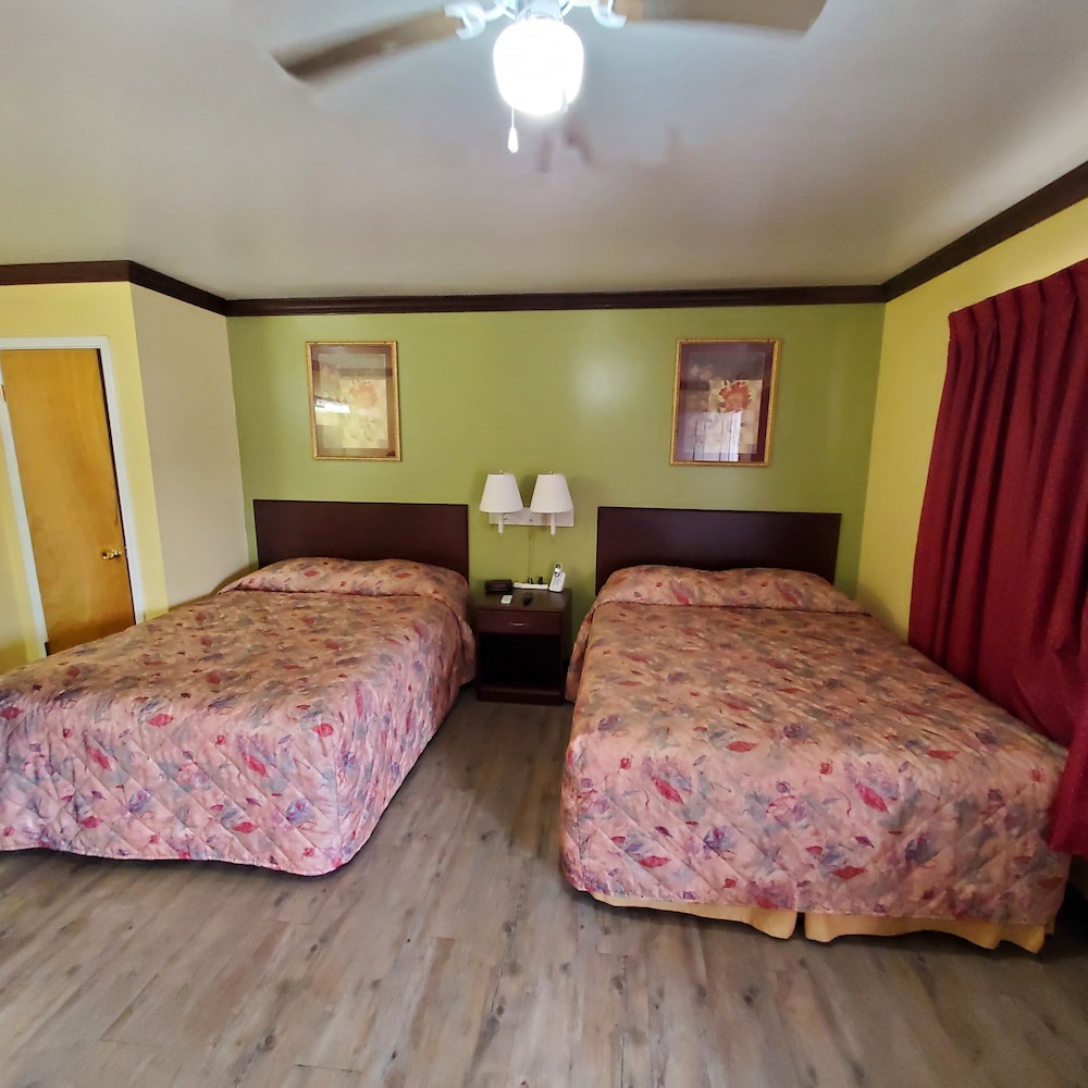 Standard Room, 2 Double Beds, Non Smoking photo 1