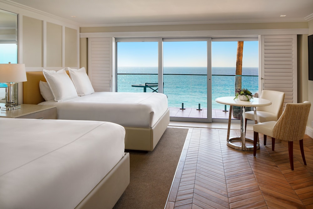 Premium Studio, 2 Queen Beds, Oceanfront
