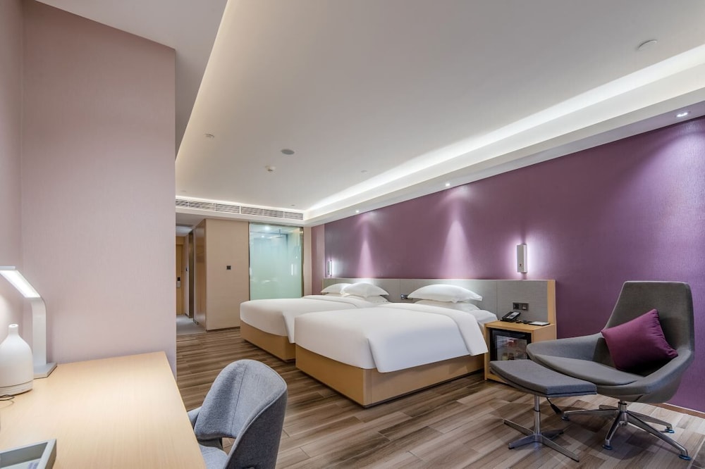 Family Triple Room, City View photo 3