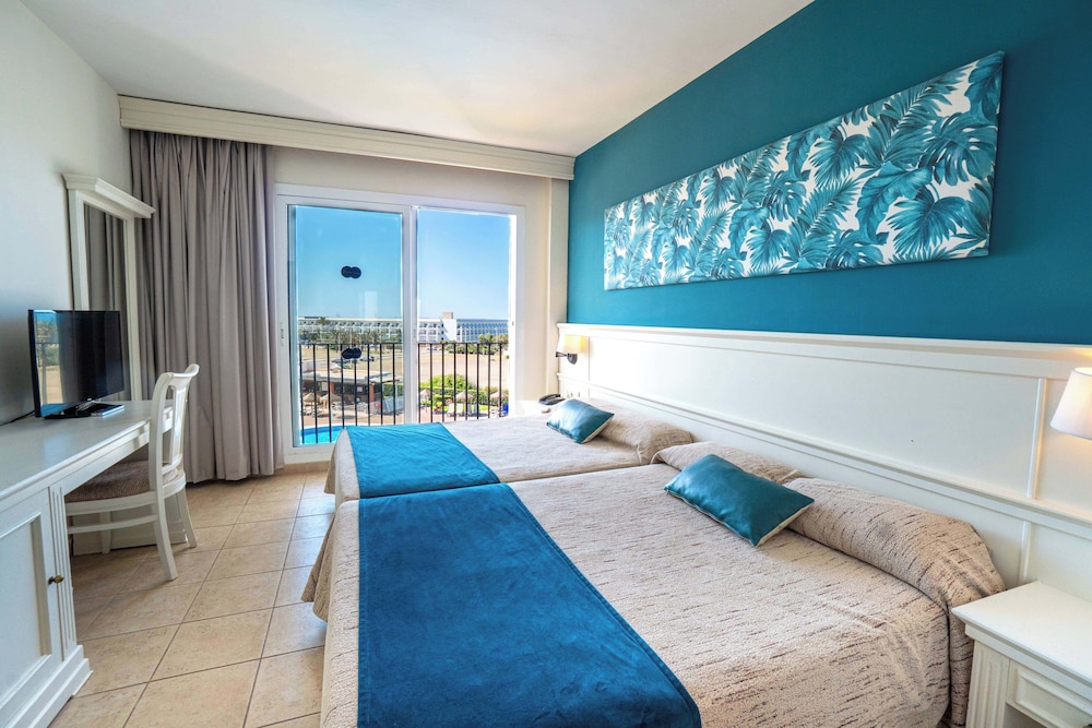 Quadruple Room, Ocean view (3 Adults + 1 Child)