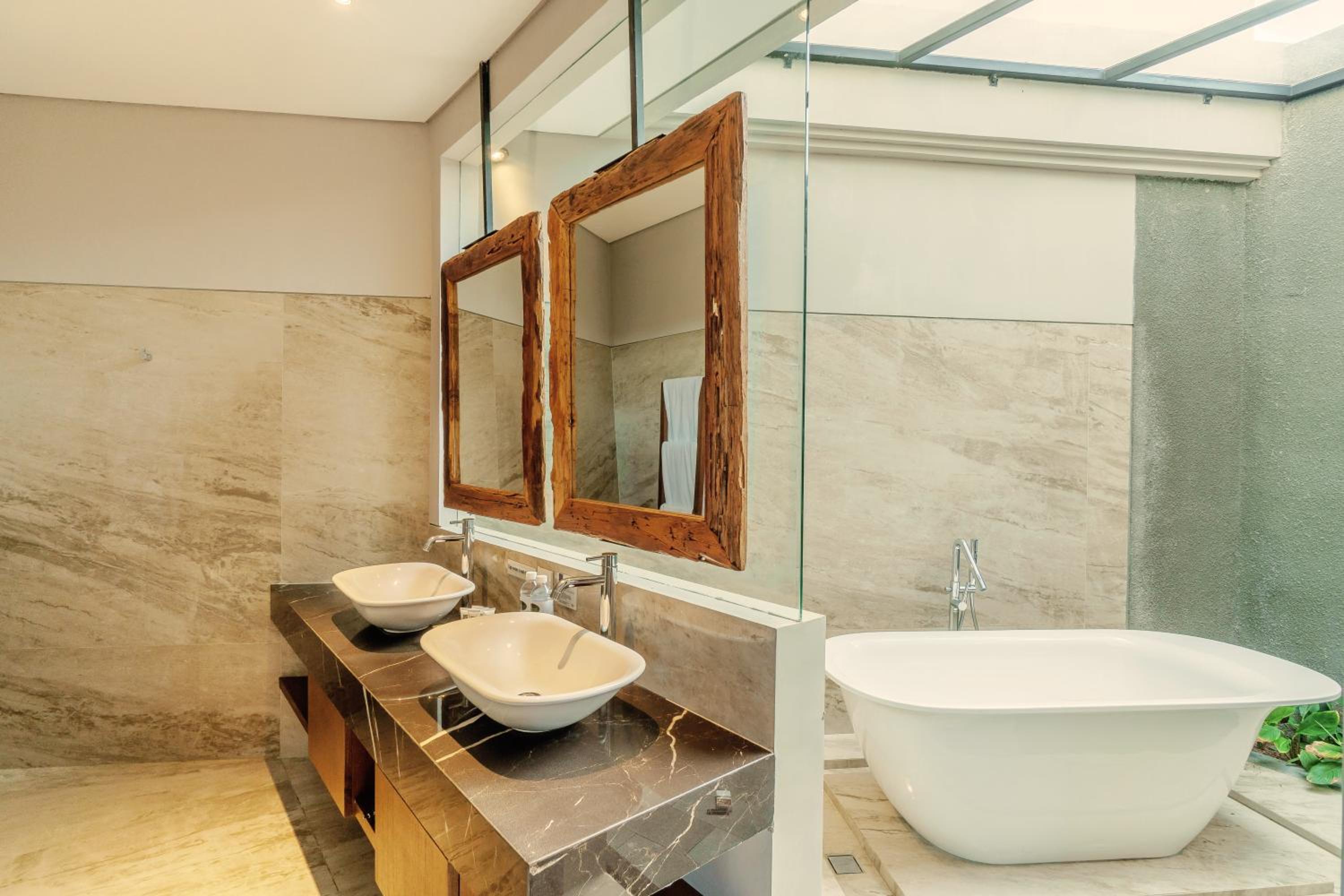 Villa with Sea View - Photo 10