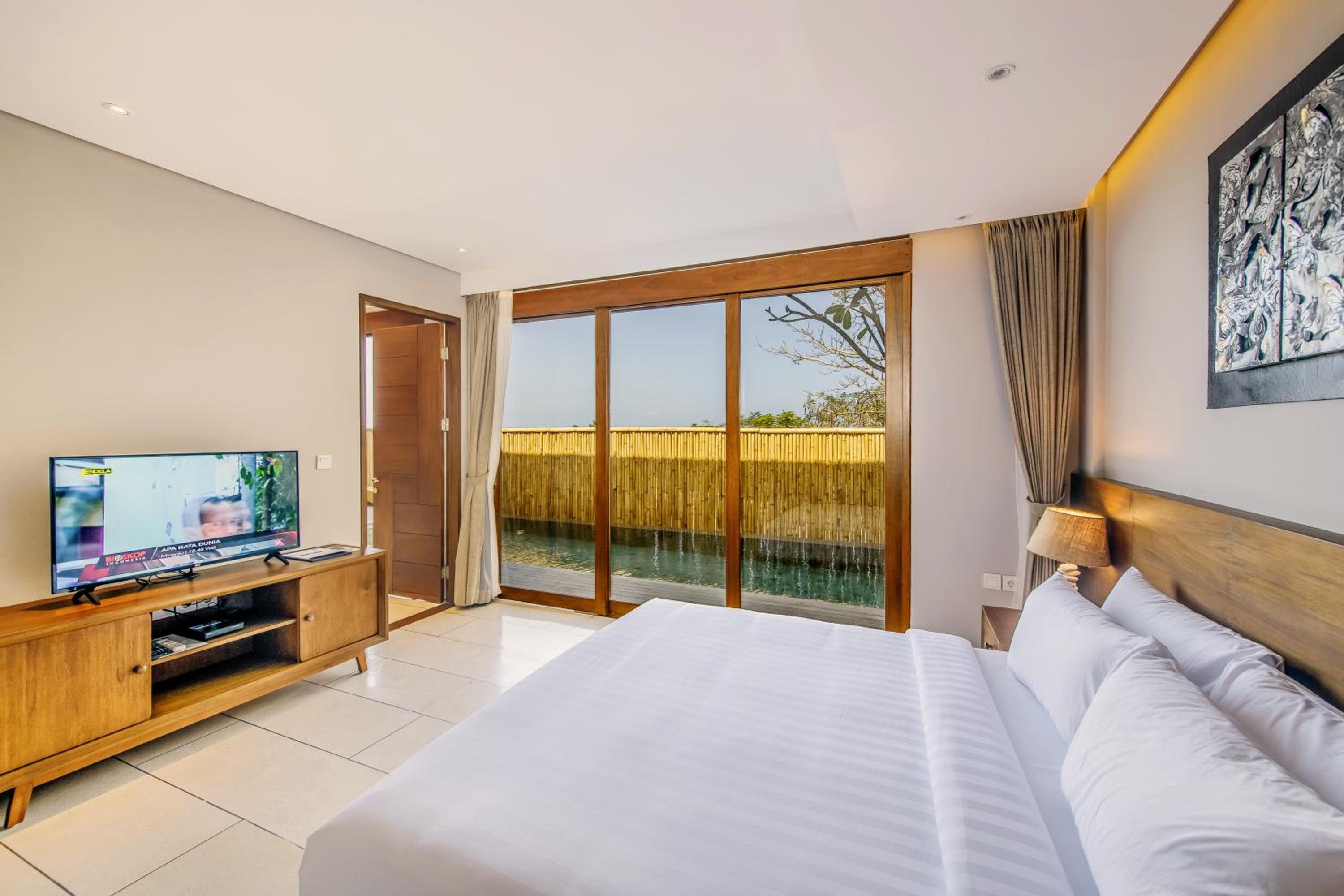 Villa with Sea View - Photo 3