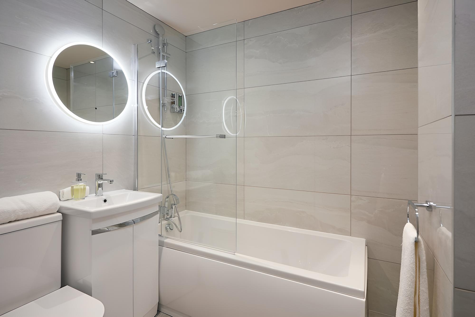 Deluxe Suite - Photo 6