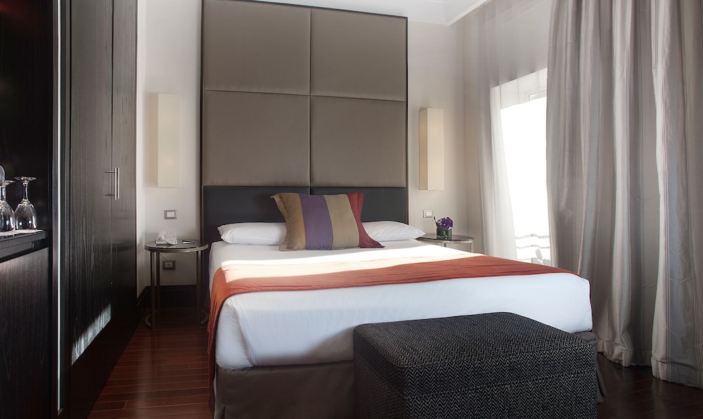 Deluxe Room, 1 Queen Bed