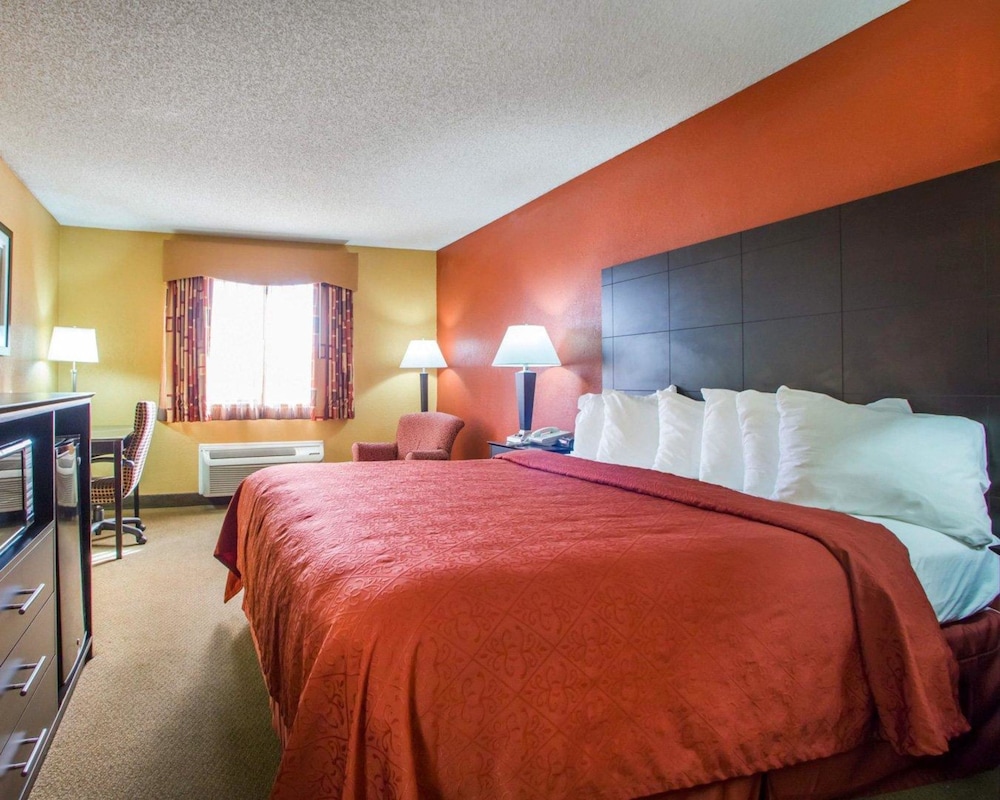 Standard Room, 1 King Bed - Photo 1