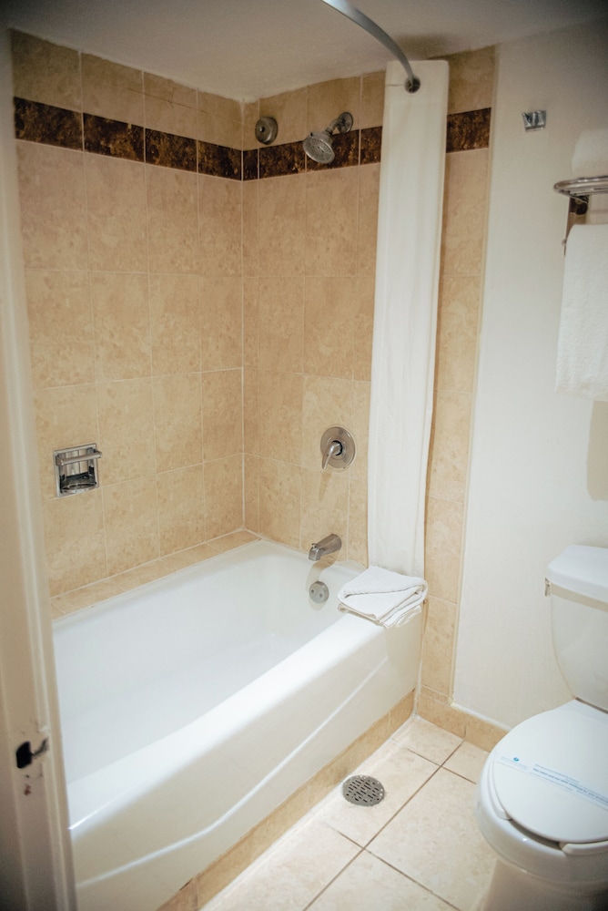 Standard Room, 2 Double Beds - Photo 2