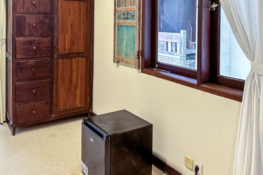 Superior Oceanview Group Stay - 2 Levels, Separate Entrances - Photo 16