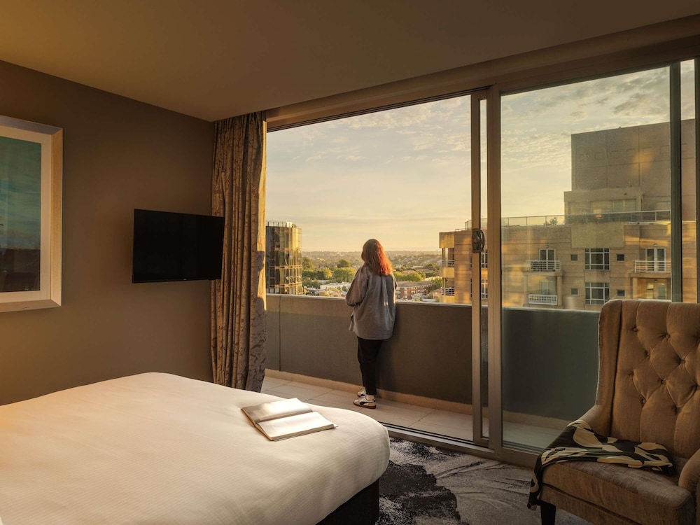 Penthouse (John Olsen Penthouse) thumbnail 5