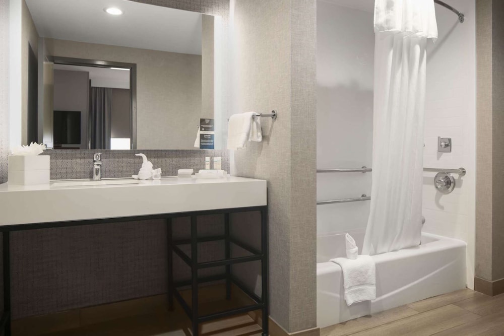 Studio, 2 Queen Beds, Accessible, Bathtub - Photo 3