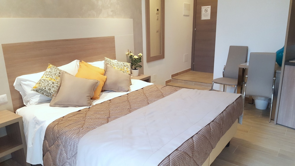 Deluxe Room, Kitchenette (balcony)