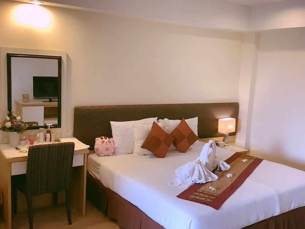 Deluxe Studio, 1 King Bed photo 2