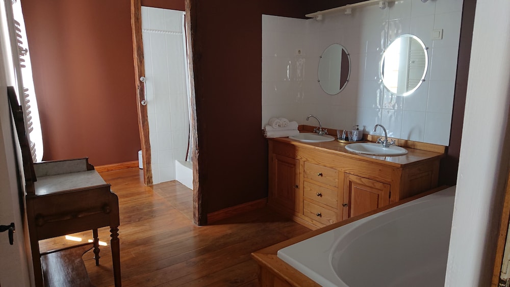 Family Room photo 2