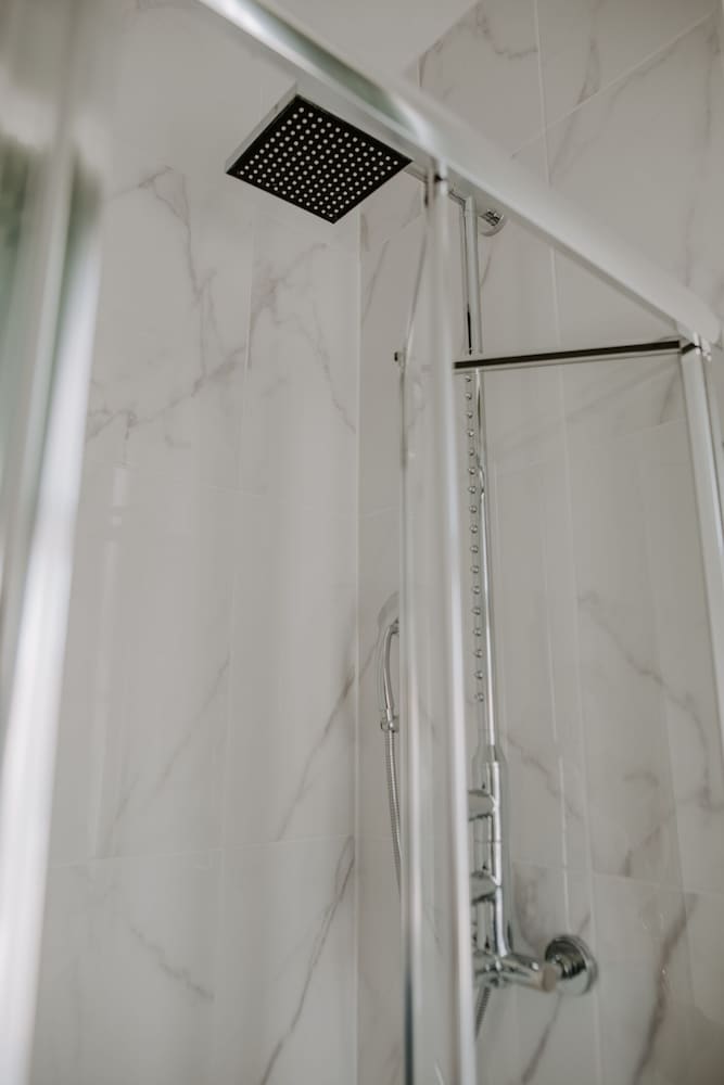 Superior Double Room, Ensuite (Lord'S Room) - Photo 8