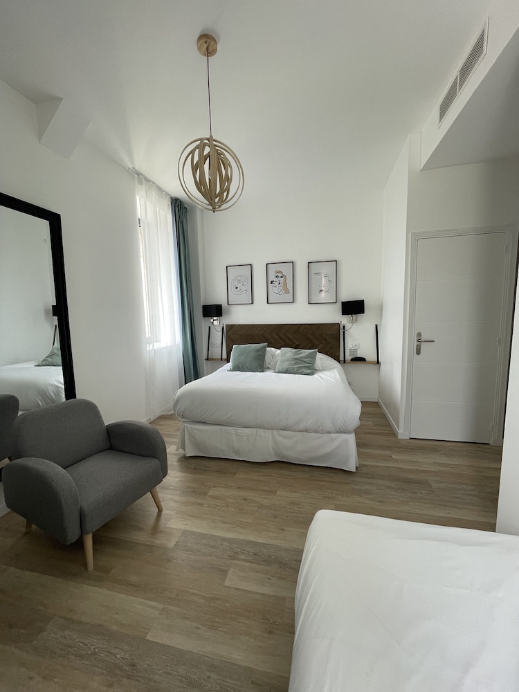 Standard Triple Room - Photo 6