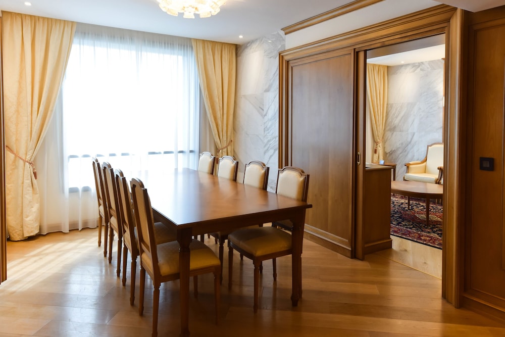 Presidential Apartment photo 3